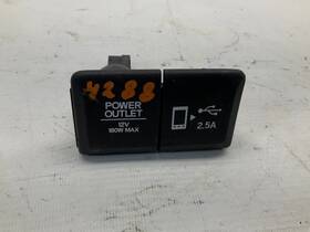 39115tg7a81 19-23 Honda Passport Center Console 12 Volt Power Outlet Socket Q