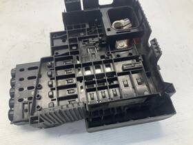 42702536 21-24 Chevrolet Trailblazer Battery Positive Terminal Junction Fuse Block Q