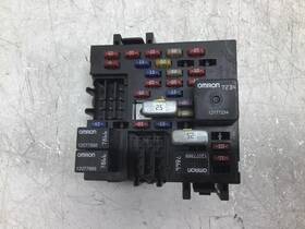 663.gm8j00 Chevrolet Suburban 2000 Interior Cabin Fuse Relay Box Factory