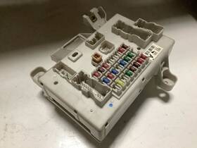 663.to1203 4 Runner 2003 Fuse Box Cabin 297344