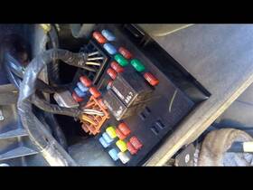 663.am1504 American Motors H2 2004 Fuse Box Cabin 540276