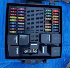 Ad43-14a173-aa Aston Martin Rapide S Fuse Box Engine Bay Oem