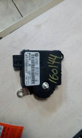 591.au1t06 Audi A8 2006 Chassis Control Module 295861