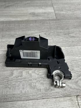 B0101034 Audi 2009-2016 A4 A5 S5 S4 Engine Battery Positive Terminal Block Fuse Oem