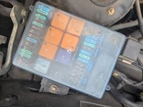 646.bm1k88 Bmw 325i 1988 Fuse Box Engine 947056