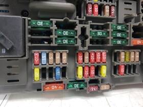 663.bm1304 Bmw 2008 328i E92 Power Distribution Box 9119445