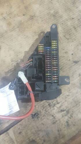 663.bm1g06 Bmw 650i 2006 Fuse Box Cabin 752055