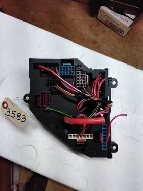663.bm1p12 Bmw 528i 2012 Fuse Box Cabin 643063