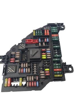 663.bm1p15 Bmw 528i 2015 Fuse Box Cabin 615724