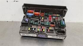 663.bm1q10 Bmw 10 2010 135i Cabin Fuse Box