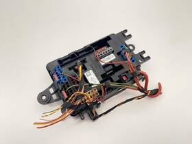 9389072 Bmw 2012-2018 330i Rear Relay Fuse Box Module 57371