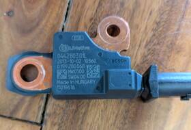 0442b0301l Bosch Current Sensor. Part Number -