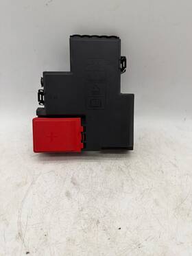 E10572100 Buick 20-22 Encore Gx Battery Distribution Fuse Box Block Cover