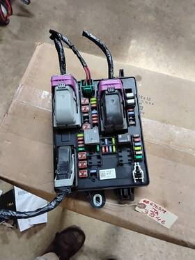 663.gm6q14 Cadillac Srx 2014 Fuse Box Cabin 676578 663.gm6q14 Cadillac Srx 2014 Fuse Box Cabin 676578
