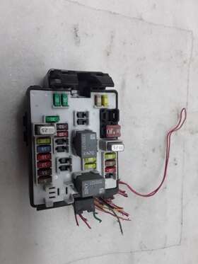 13676641 Chevrolet Fuse Relay Box Cabin 3.6l 1lt A/t 2wd 2010 Camaro S-144p 13676641 Chevrolet Fuse Relay Box Cabin 3.6l 1lt A/t 2wd 2010 Camaro S-144p