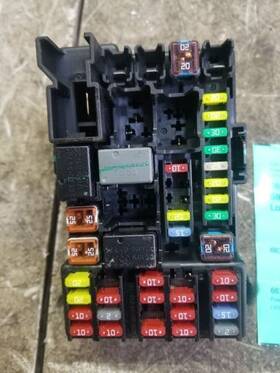 663.gm1h14 Chevrolet 2014 Sonic Dash Interior Fusebox Fuse Box