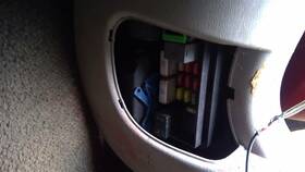 663.gm1n07 Chevrolet Monte Car 2007 Fuse Box Cabin 588904