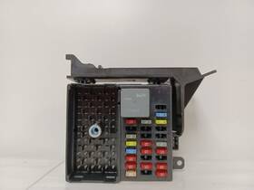 663.gm1s05 Chevrolet Impala 2005 Fuse Box Cabin 1535024