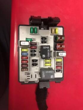 663.gm1w13 Chevrolet Camaro 2013 Fuse Box Cabin 34258471