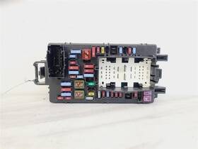 663.gm8m22 Chevrolet Rh Inside Fuse Box Cabin Fits 2022 Silvrdo15 571998