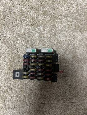 663.gm8299 Chevrolet Truck Tahoe 1999 Fuse Box Cabin