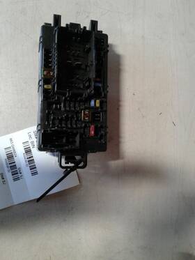 663.gm8b24 Chevrolet Truck Silvrdo35 2024 Fuse Box Cabin