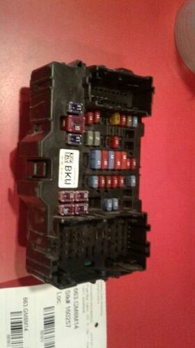 663.gm8m14 Chevrolet Truck Silvrdo15 2014 Fuse Box Cabin 704112