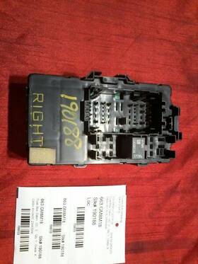 663.gm8m18 Chevrolet Truck Silvrdo15 2018 Fuse Box Cabin 687039