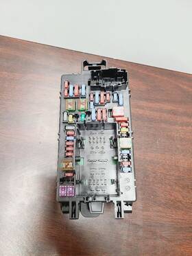 663.gm8m19 Chevrolet Truck Silvrdo15 2019 Fuse Box Cabin 573667