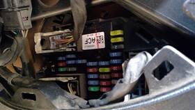 663.gm8x11 Chevrolet Truck Silvrdo15 2011 Fuse Box Cabin 573571