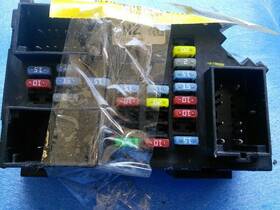 663.gm8y07 Chevrolet Truck Silverado 2500 2007 Fuse Box Cabin 279837