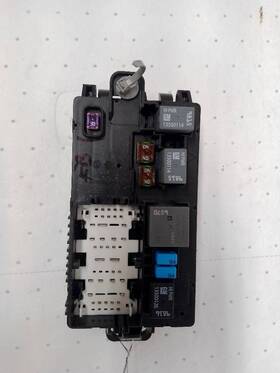 Chevrolet Truck 663.gm8z24 Gm 85545271 Under Dash Cabin Fuse Box From 2024 Suburban 1500 11327450