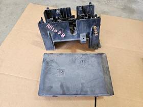 999.gm8z13 Chevrolet Truck Used 13 Silverado Plastic Cover Housing For Fuse Box Lml Shipped