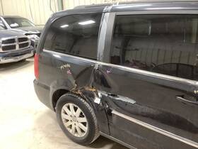 663.ch1616 Chrysler Town Coun 2016 Fuse Box Cabin 4182353