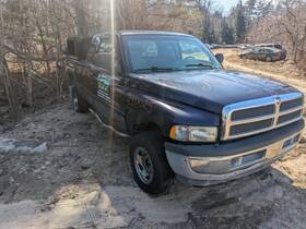 646.ch8n98 Dodge Truck Ram2500 1998 Fuse Box Engine 173458
