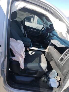 663.ch8m18 Dodge Truck Ram1500 2018 Fuse Box Cabin 2736283