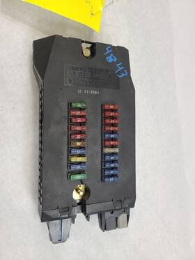 663.ch8s04 Dodge Truck Sprintv25 2004 Fuse Box Cabin 608705