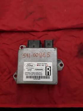 591-00865 Ford Chassis Ecm Air Bag Below Center Dash Convertible Fits 05 Mustang 438841