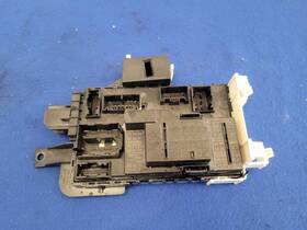 591.fd1h13 Ford 2013 Mustang Gt 5.0l Smart Box Power Distribution Passenger 2635