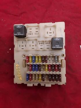 663.fd1f07 Ford Focus Sedan 2007 Fuse Box Cabin 459423