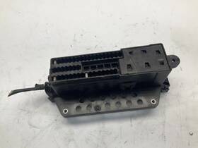 663.fd1g17 Ford 12 13 14 15 16 17 18 Focus 2.0 Fwd Sedan Se Cabin Trunk Fuse Relay Box B