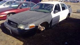 663.fd1s04 Ford Interior Crown Vic 2004 Fuse Box Cabin 285107