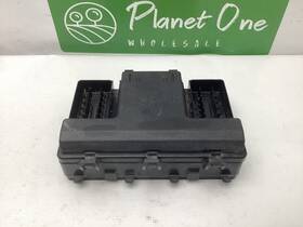 Dg9t-14a067-af Ford Oem 2013-2014 Fusion 2.5l Engine Fuse Relay Box Block
