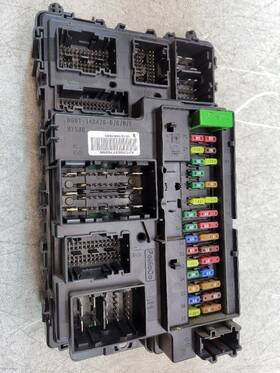 Gg9z-15604-c Ford 2015 2016 Fusion Cabin Junction Fuse Box Oem