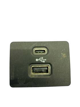 Ml3t14f014 Ford 2021-2024 Honda Passport Oem Front Center Console Multimedia Charging Port