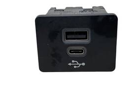 Pc3t-14f014-ac Ford 2024 Mustang Center Console Dual Usb Port Hub Oem 202474.92