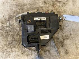 663.fd8310 Ford Truck Explorer 2010 Fuse Box Cabin 95447