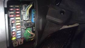663.fd8c03 Ford Truck Escape 2003 Fuse Box Cabin 582112