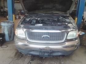 663.fd8e02 Ford Truck Expediton 2002 Fuse Box Cabin 2004457