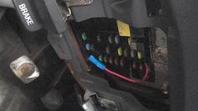 663.fd8k03 Ford Truck Interior Cabin Fuse Box From 03 2003 F150